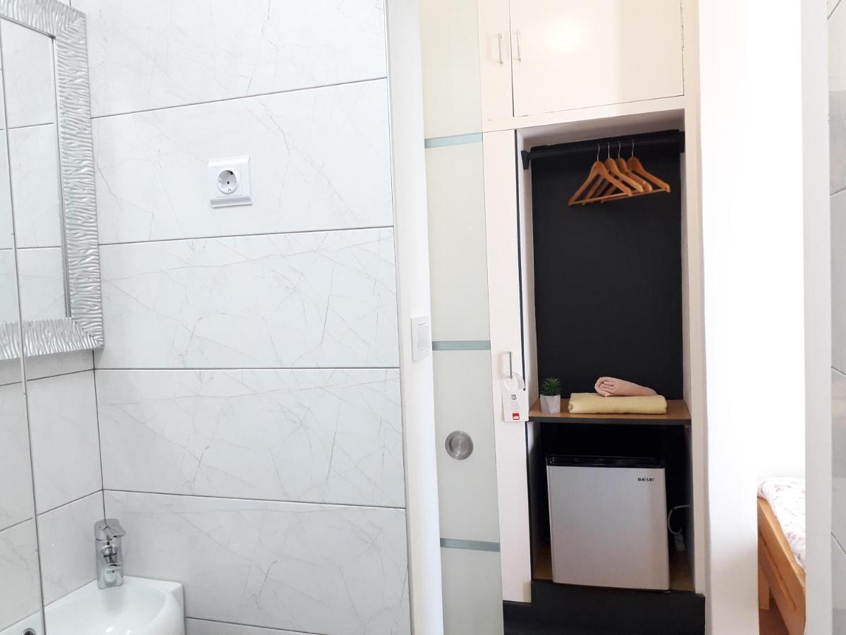 سفيتي بيتار Hollywood Rooms المظهر الخارجي الصورة