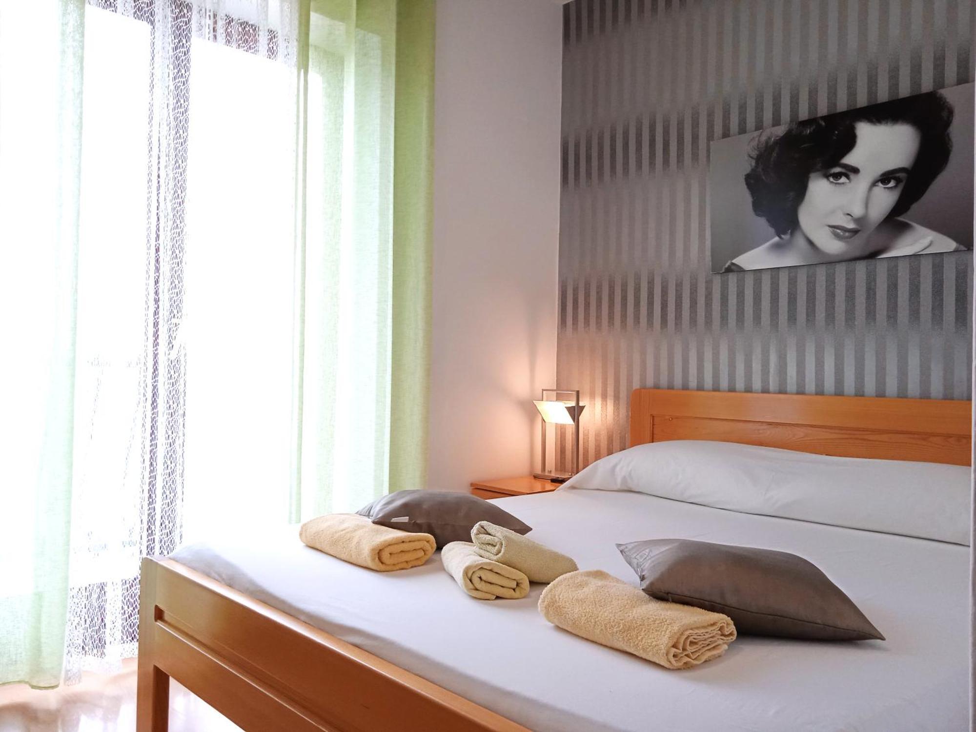 سفيتي بيتار Hollywood Rooms المظهر الخارجي الصورة